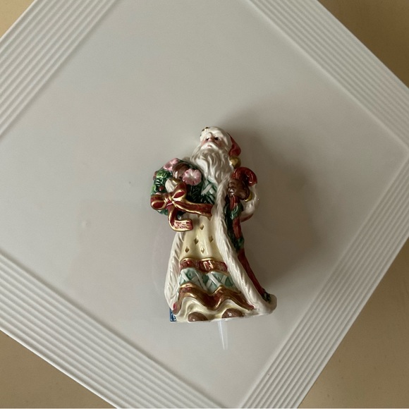 Gorgeous Father Christmas Platter Decoration 🎄 - Picture 6 of 6